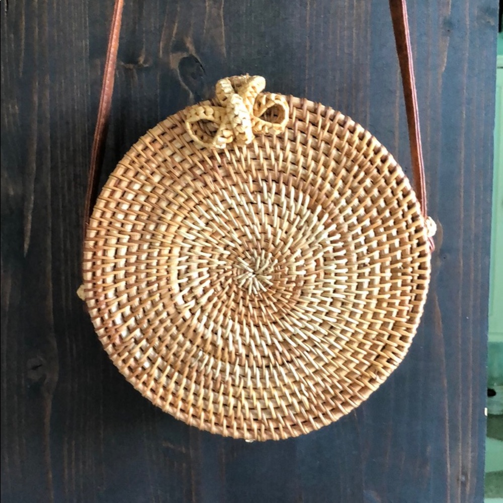 Round woven rattan crossbody purse